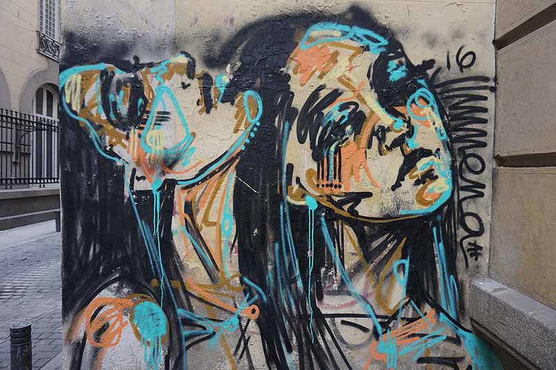 fake travel news - street art meets parallel worlds