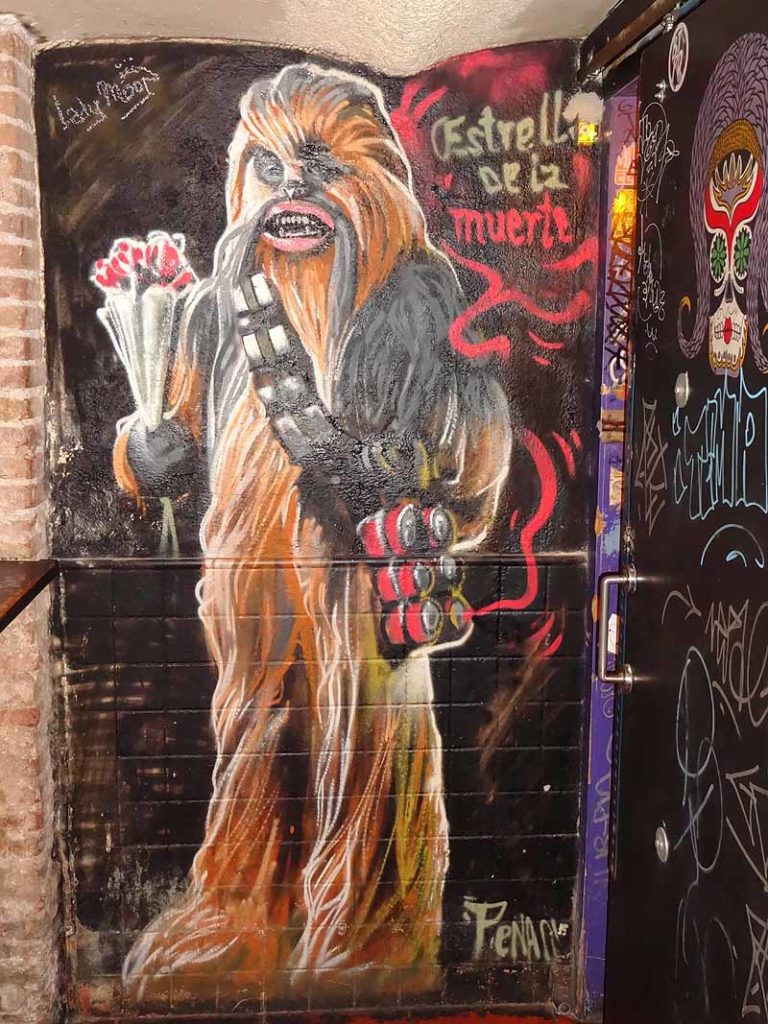 fake travel news - street art meets parallel worlds